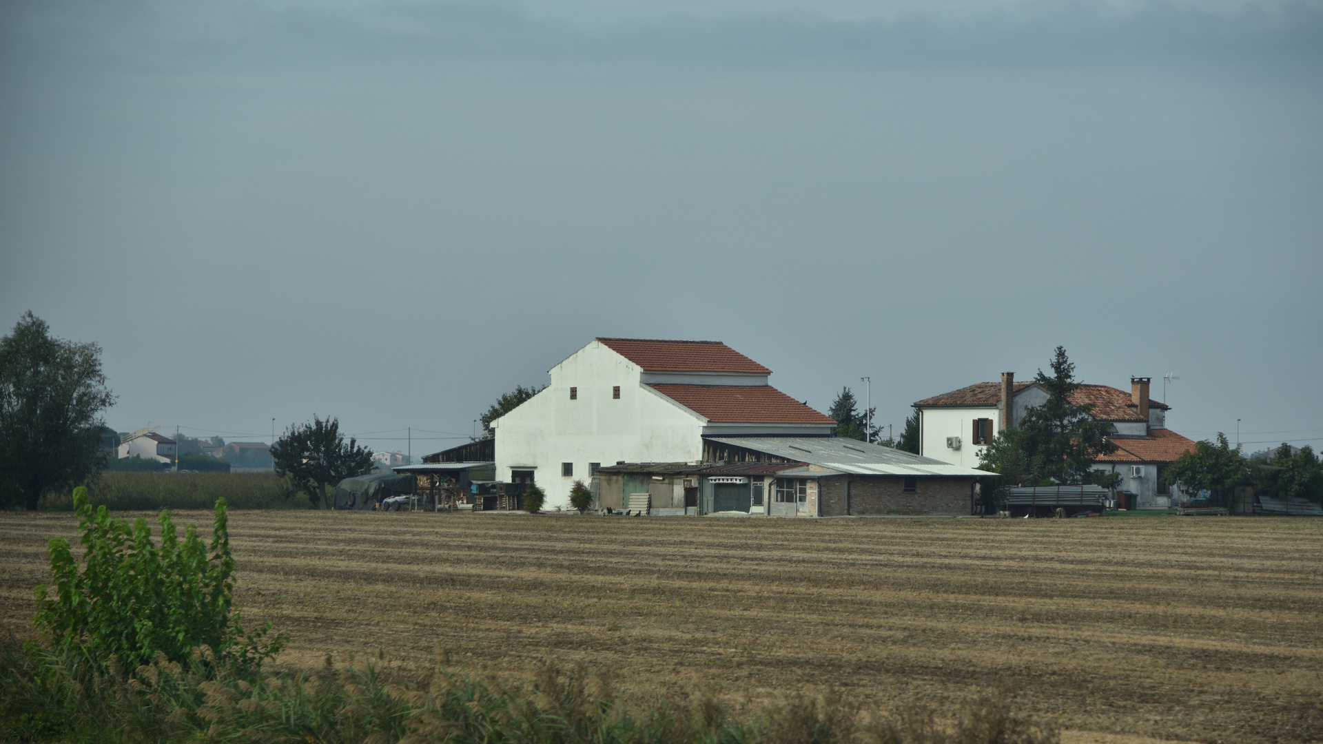 Autostrada 6 Kleinbauern längs