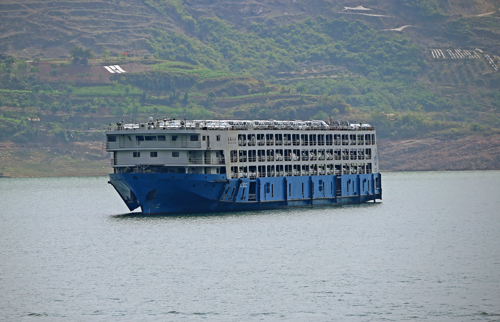 Autotransporter auf dem Jangtse (Jagtsekiang) 