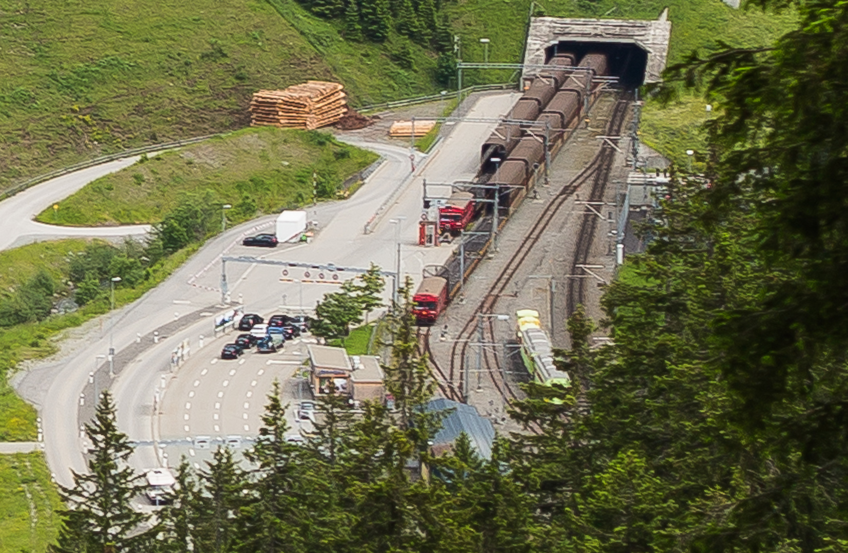 Autoverlad am Vereina-Tunnel