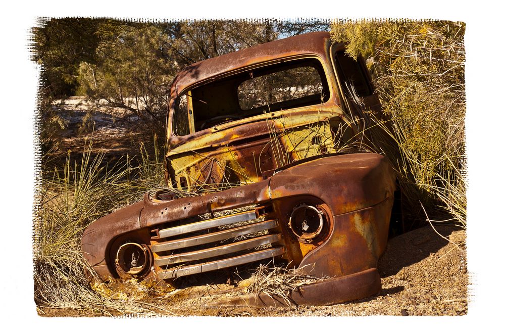 Autowrack bei der Hobatere Campsite / Namibia