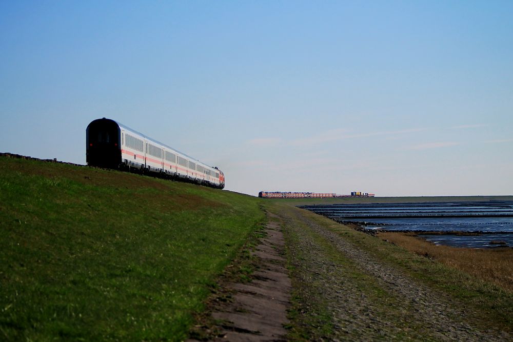 Autozug trifft IC aufem Hindenburgdamm