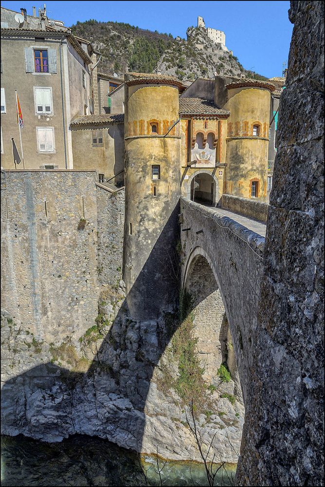 Autre point de vue de la porte Royale