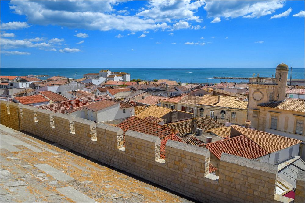 Autre point de vue des Saintes Maries de la mer photo et image nature