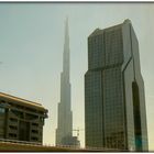 AUTRE POINT DE VUE sur la tour Burj Khalifa .