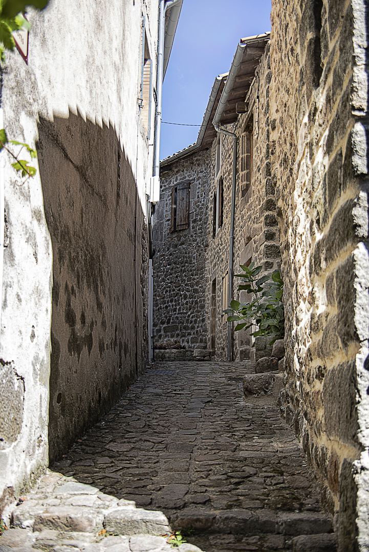 Autre ruelle à Chalencon 