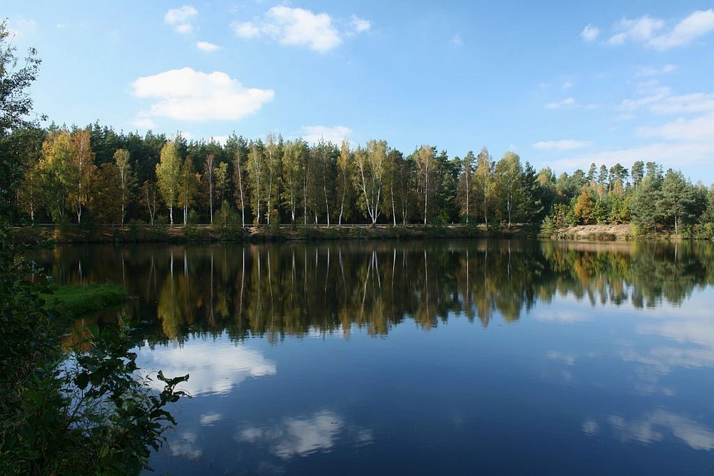 Autum by the lake