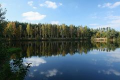 Autum by the lake