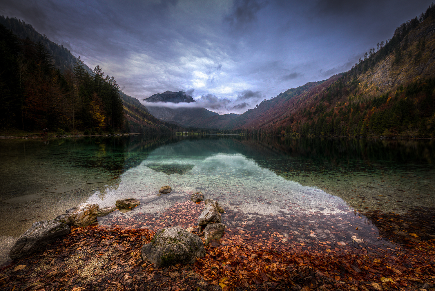 Autumn at the lake