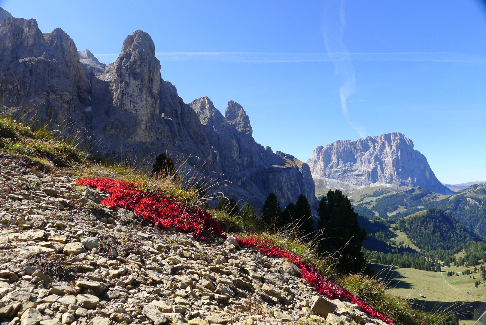 Autumn begins in Dolomites - Terra Ladina