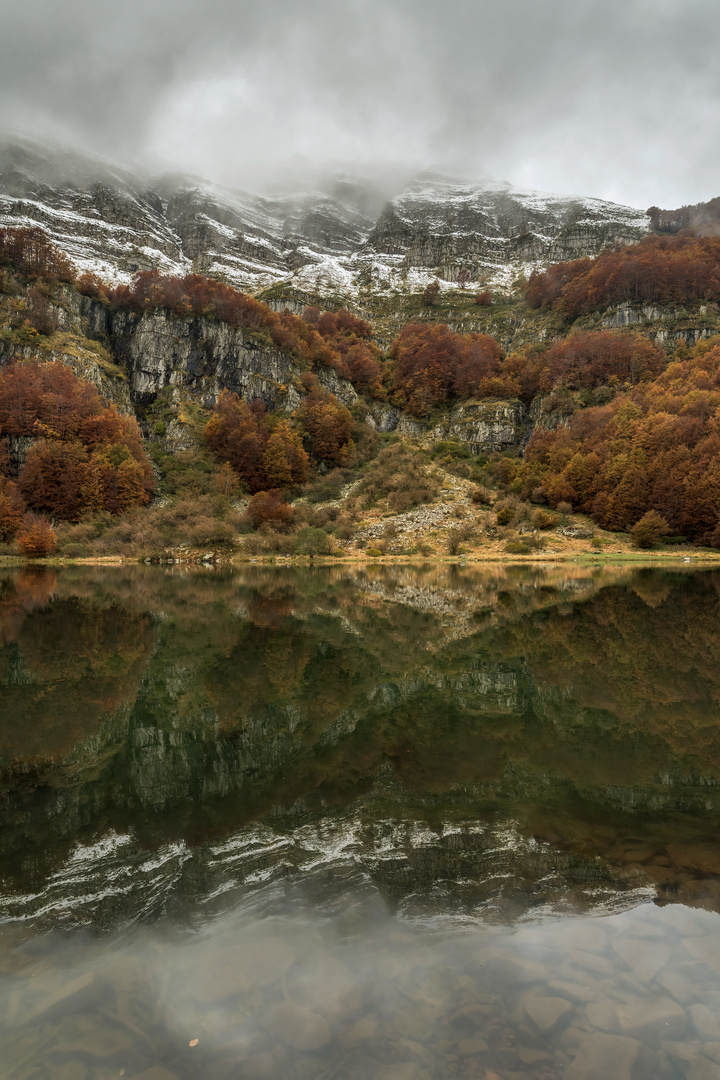 Autumn mirror 