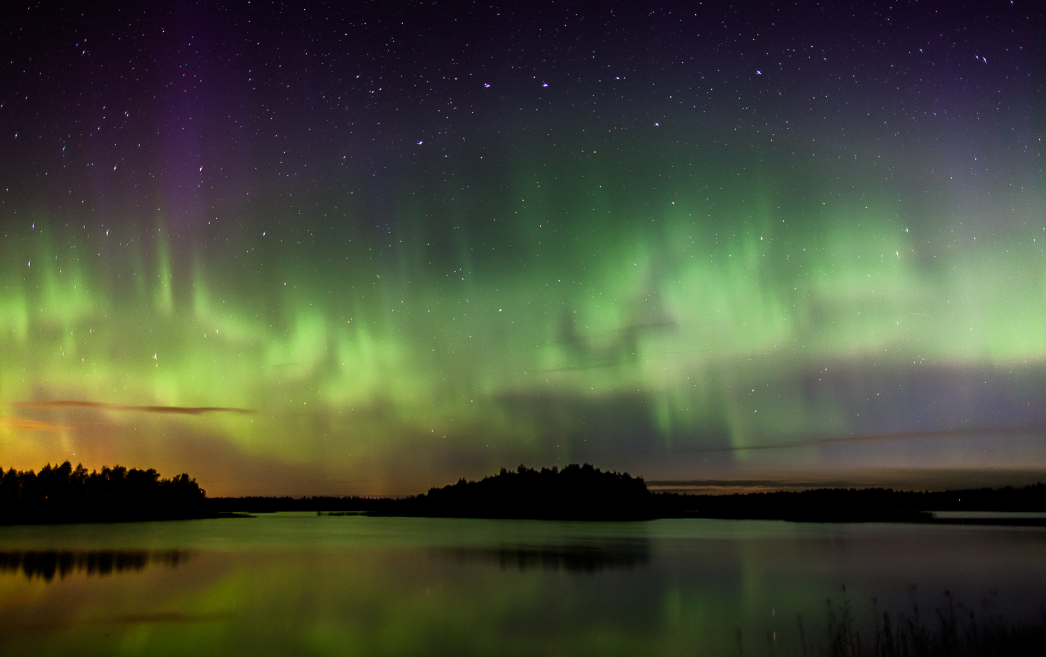 Autumn night over the sea