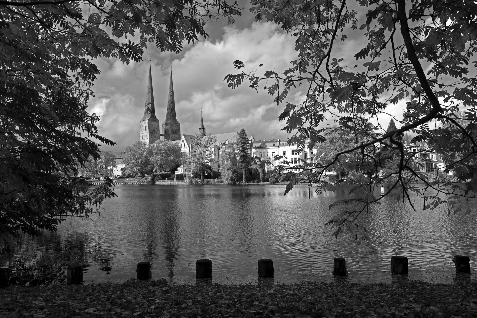 autumn view onto the Cathedral to Lübeck
