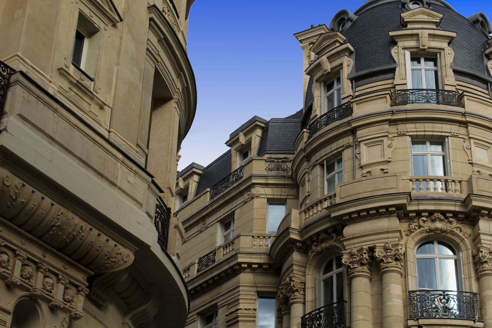 Aux Champs Elysées