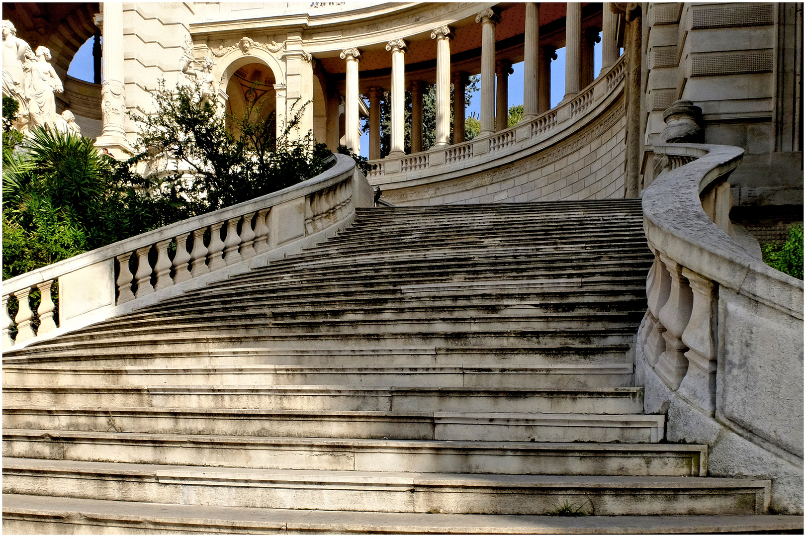 Aux marches du palais...