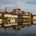 Auxerre spiegelt sich in der Yonne