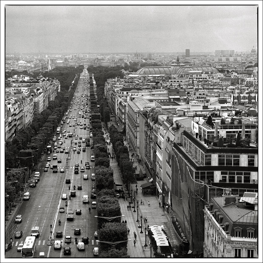 Av. des Champs-Élysées