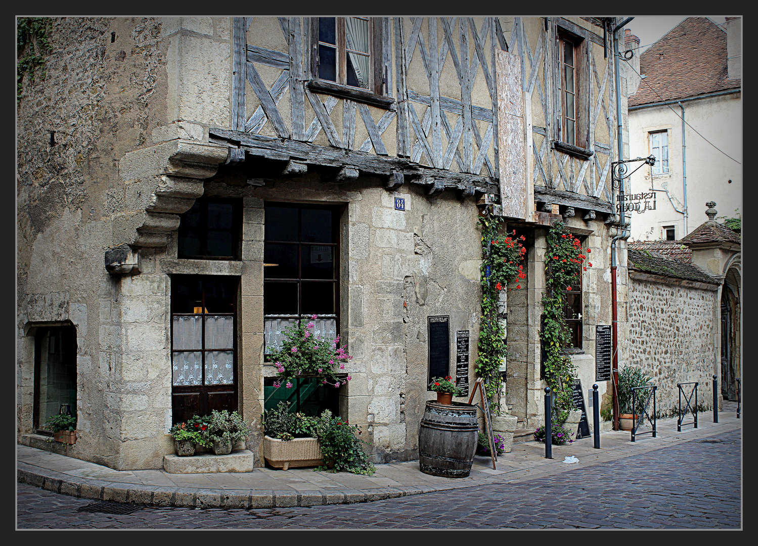 Avallon, Burgund................auf ein Glas Wein