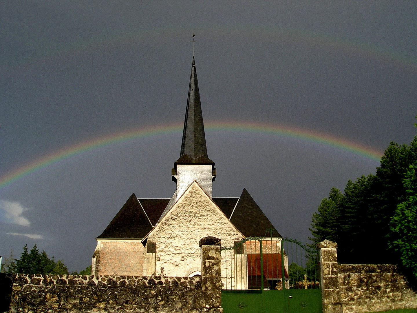 AVANT LA PLUIE