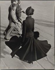 Avedon -  Renée,  the new look of Dior  Place de la Concorde, 1947