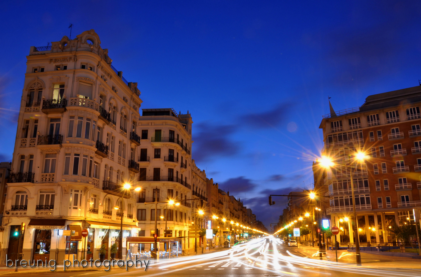 avenida del port / valencia | more photographs available at www.breunig-photography.com 