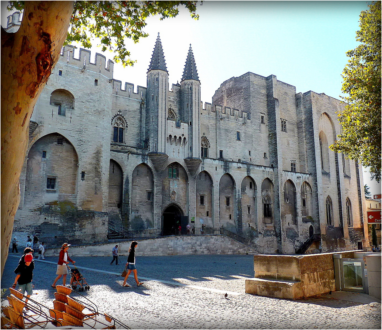 AVIGNON - 10 -