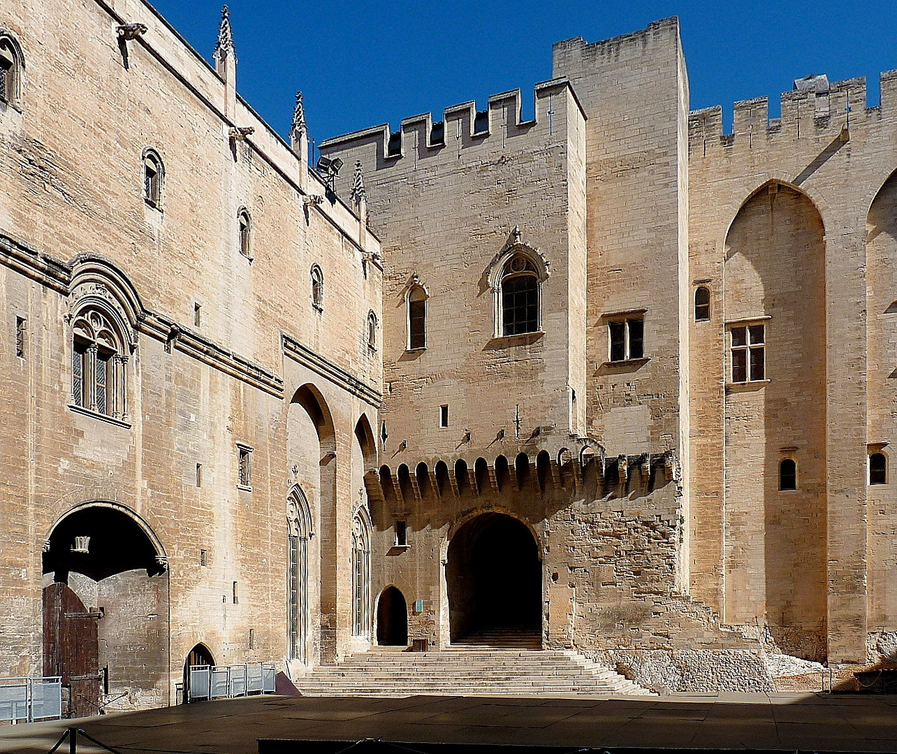 AVIGNON - 11 -