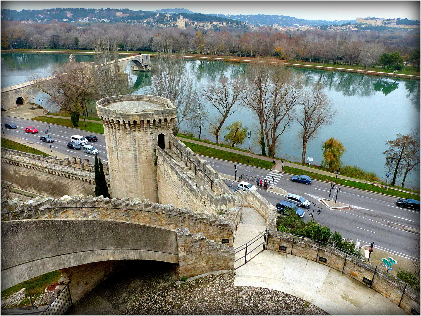 AVIGNON - 3 -