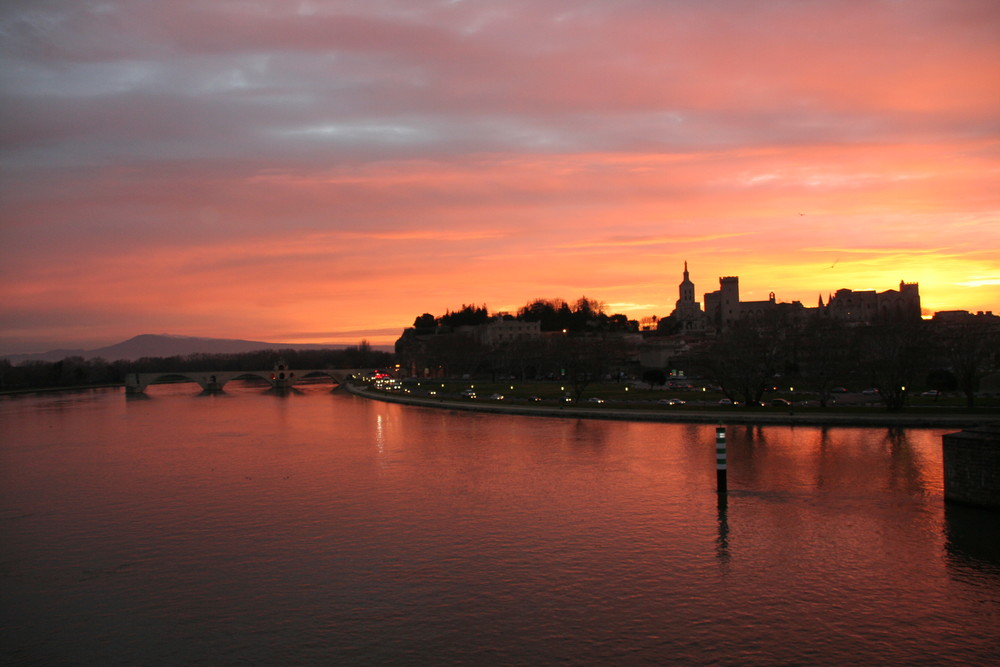 Avignon au crépuscule