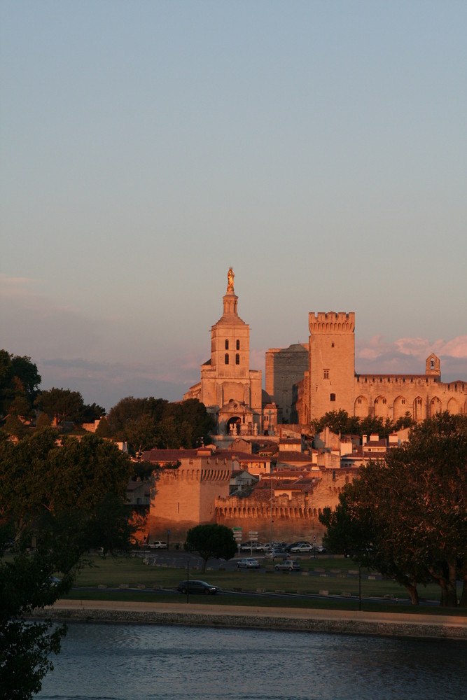 Avignon au crépuscule II