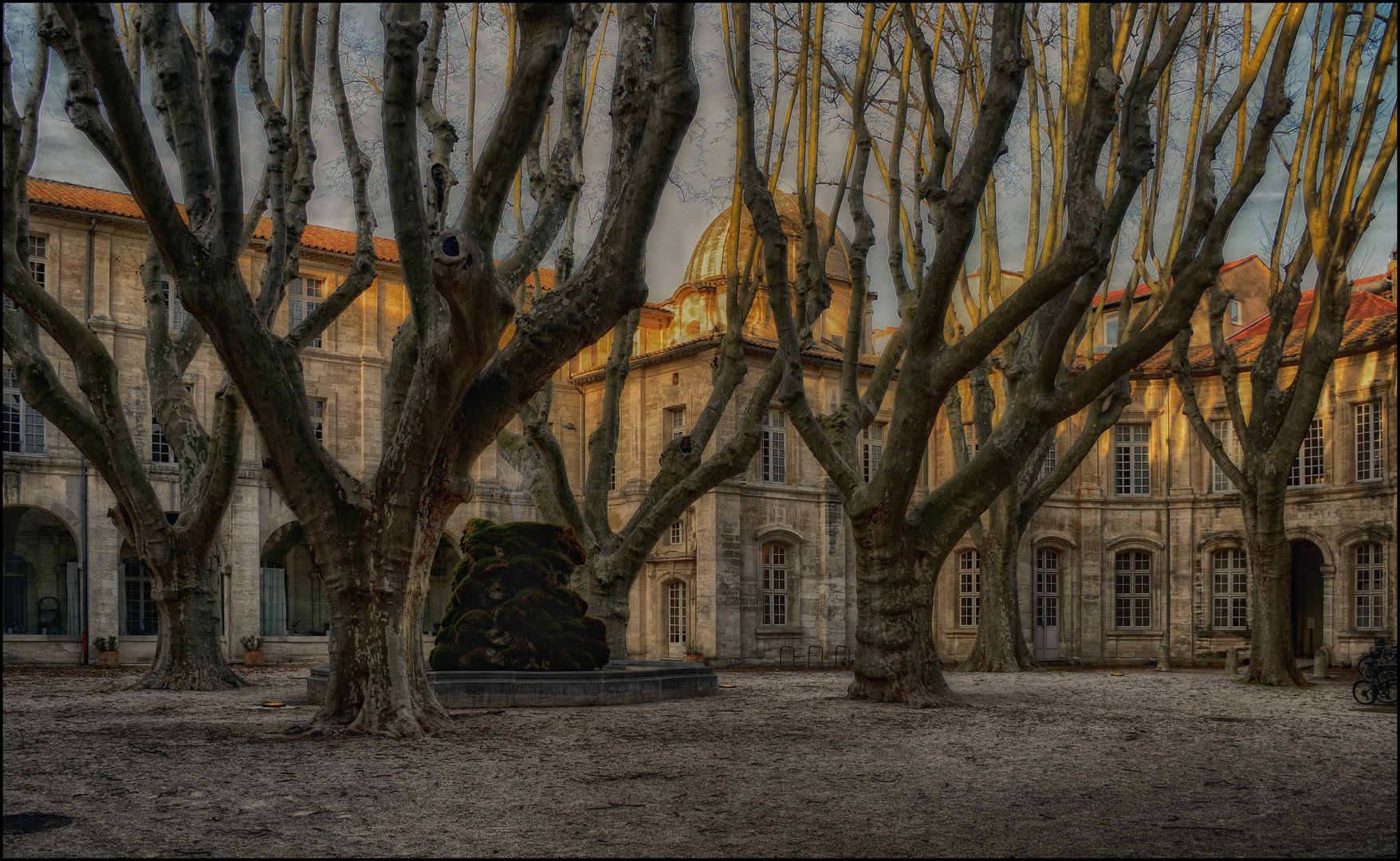 Avignon: Cloître Saint Louis