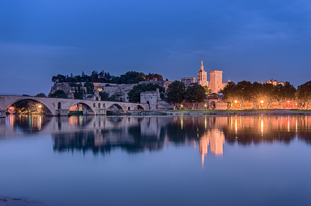 Avignon in der blauen Stunde