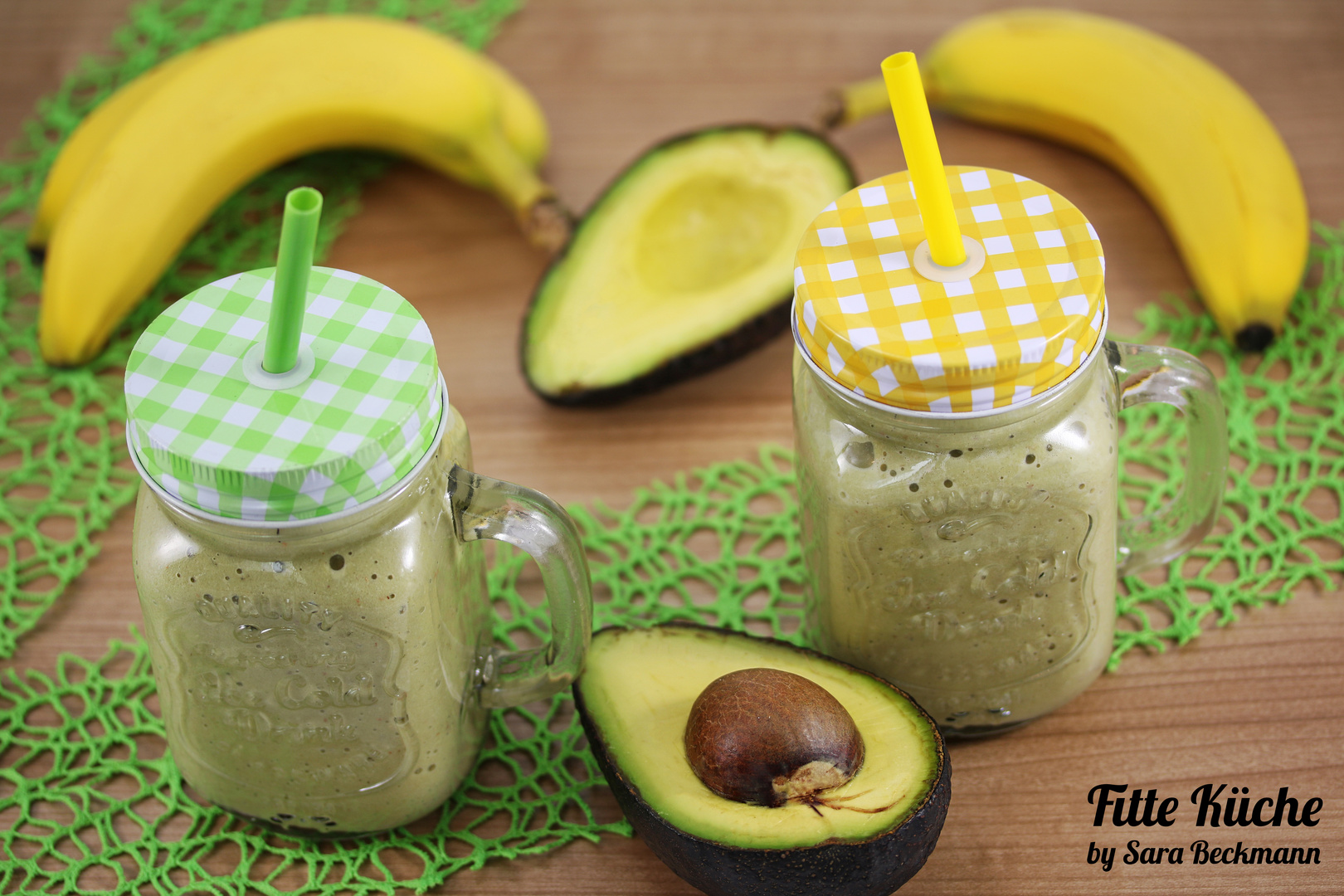 Avocado-Bananen Muntermacher Shake Foto &amp; Bild | stillleben, food ...