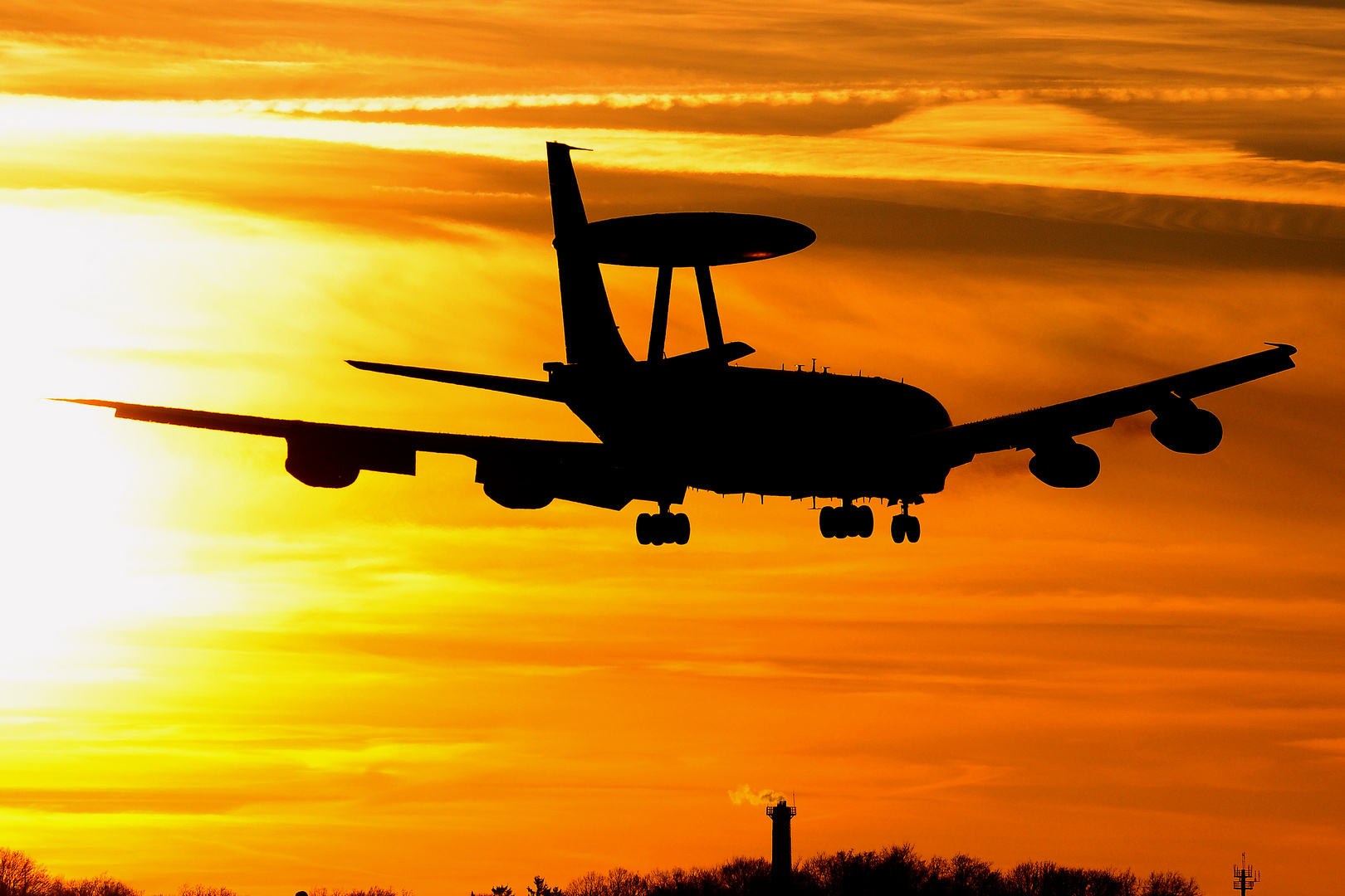 Awacs E-3A Sentry im Landeanflug auf Geilenkirchen