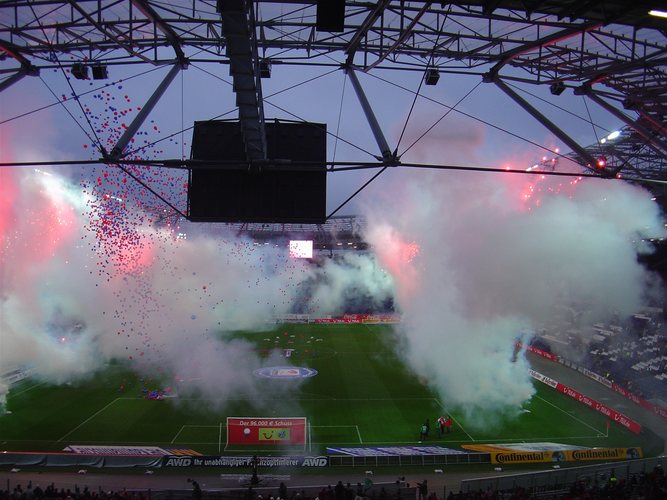 AWD-Arena bei ihrer Eröffnung