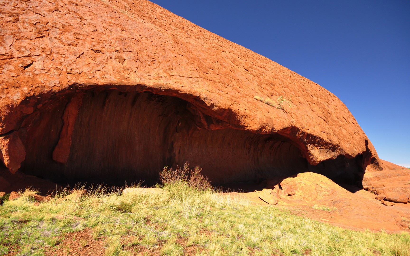 Ayers Rock Cave