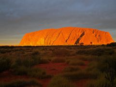 Ayersrock im Abendlicht