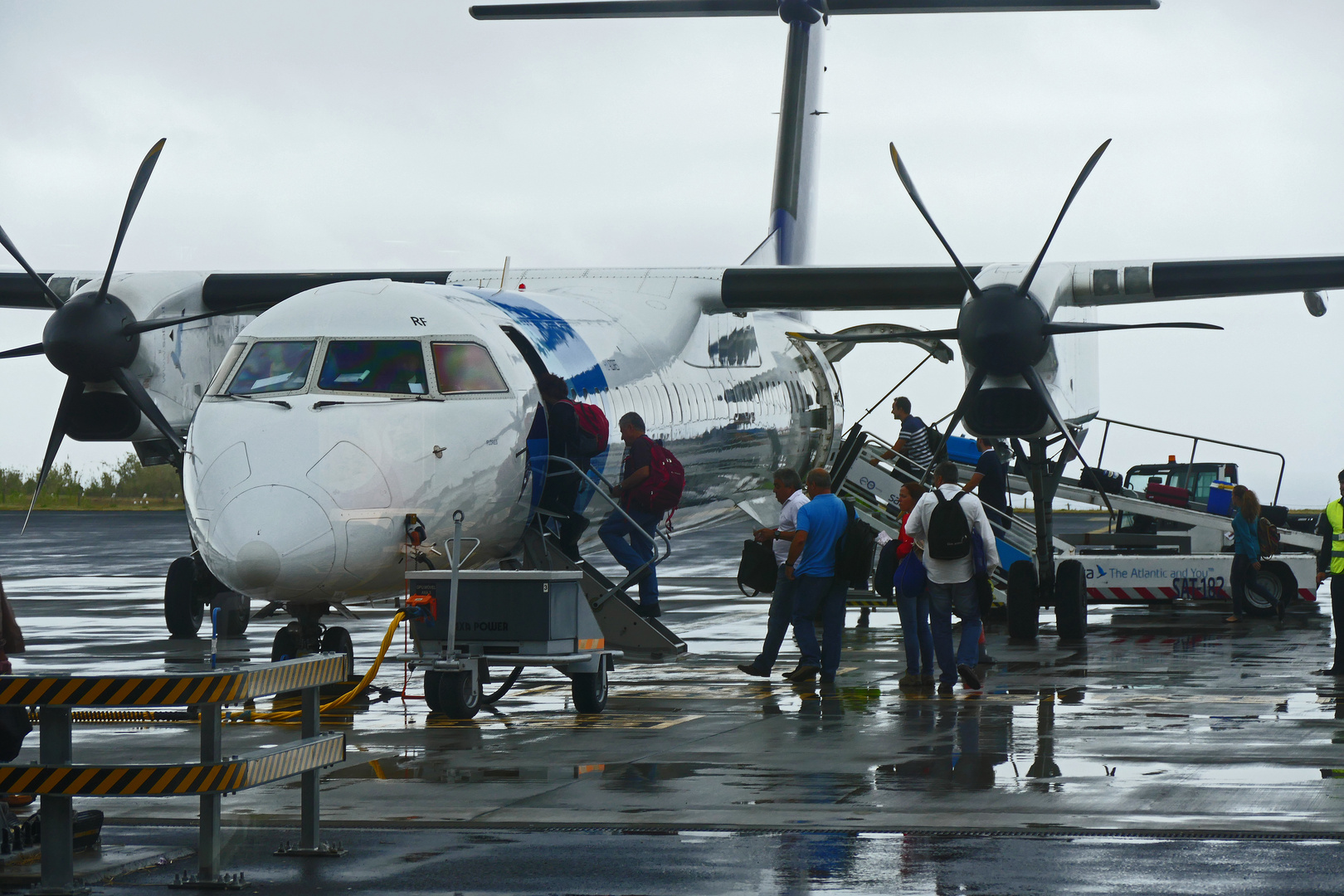 Azoren-Flieger, zwischen den Inseln