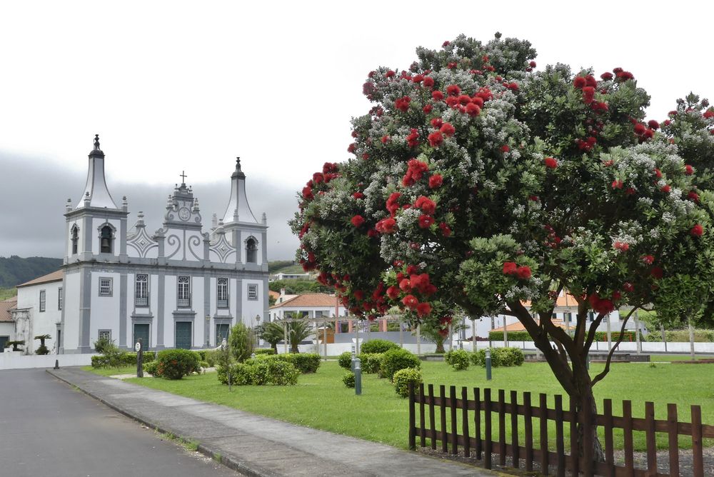 Azoren -  Kirche in Praia do Almoxarife auf der Insel Faial