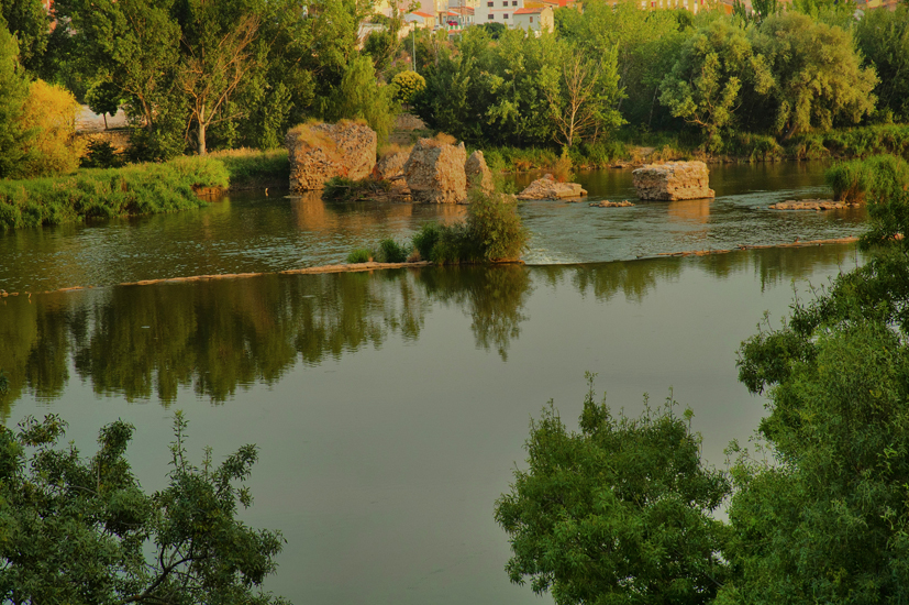 AZUD EN EL RÍO DUERO.