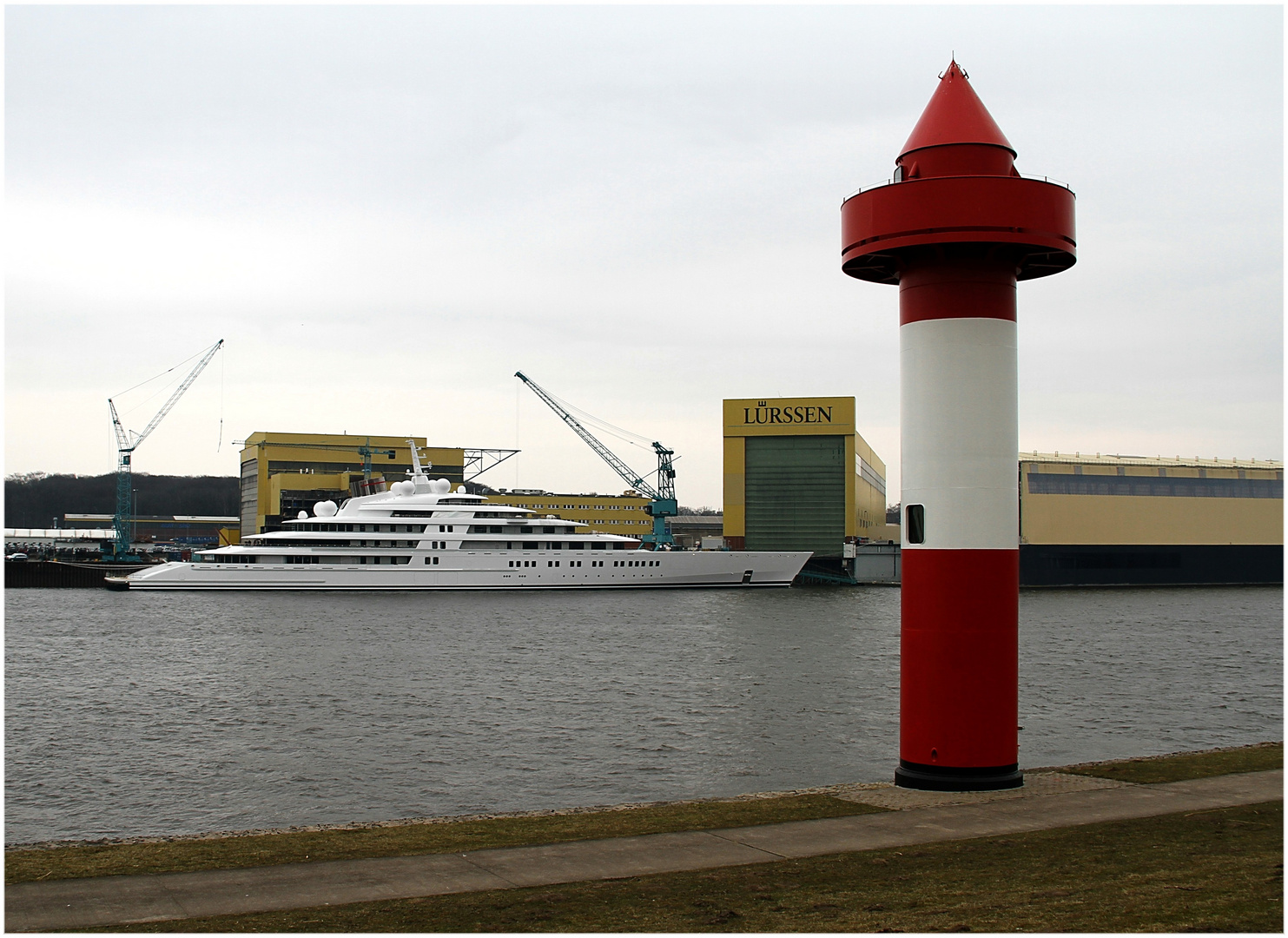 Azzam ... das ist die längste Yacht der Welt