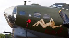 B-17 Flying Fortress Sally B_1