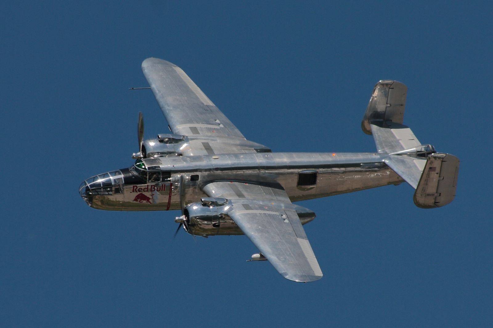 B-25 Mitchell der Flying Bulls über Friedrichshafen