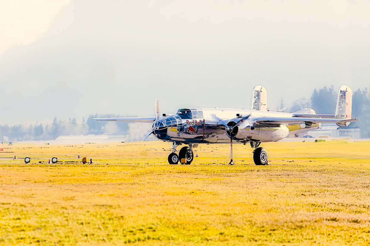 B 25 " Mitchell " Red Bull 2