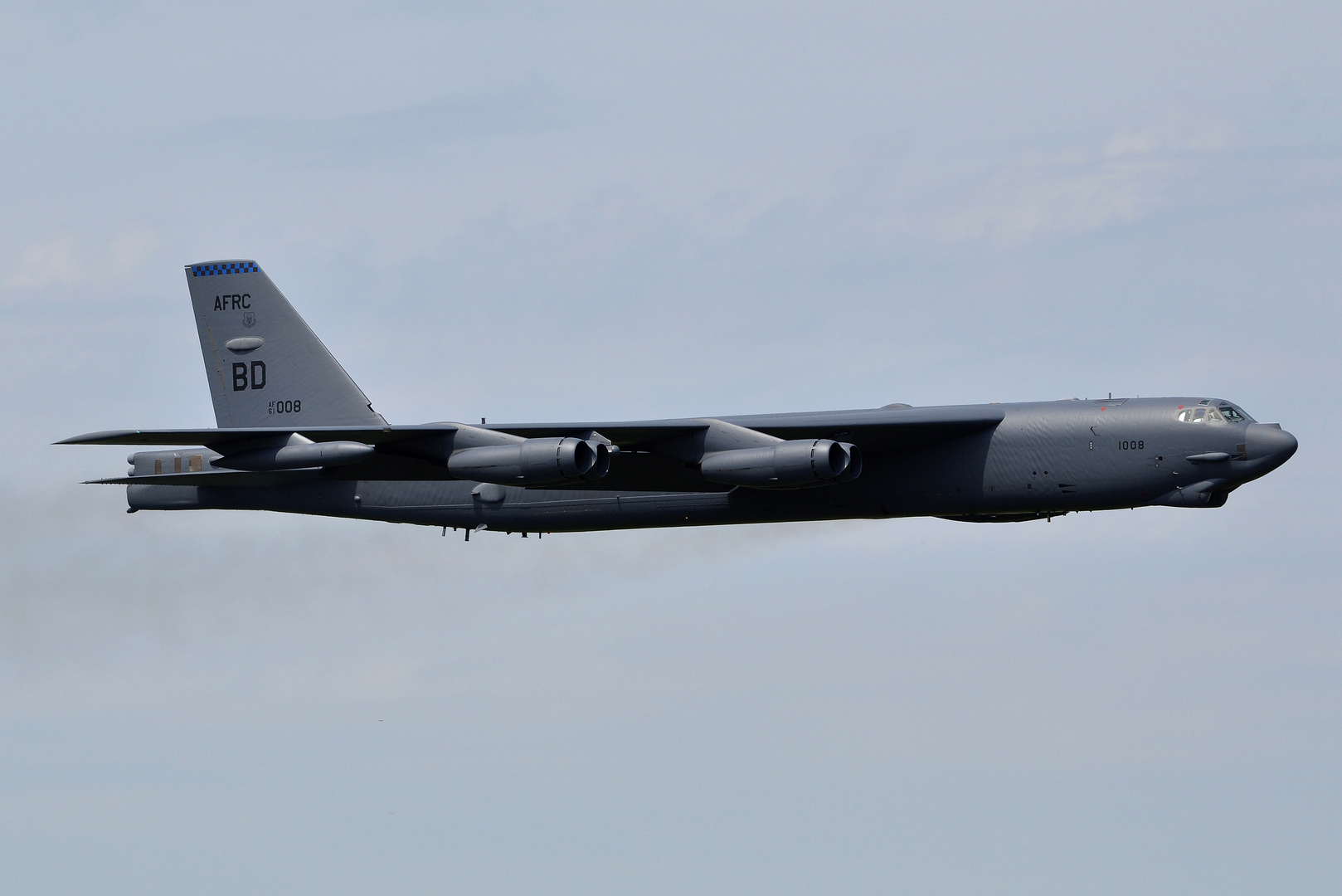 B-52H Stratofortress kurz vorm Turn zur Landung in Berlin Schönefeld 2010