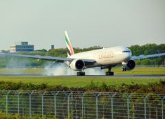 B 777-300 A6-EGF, Emirates