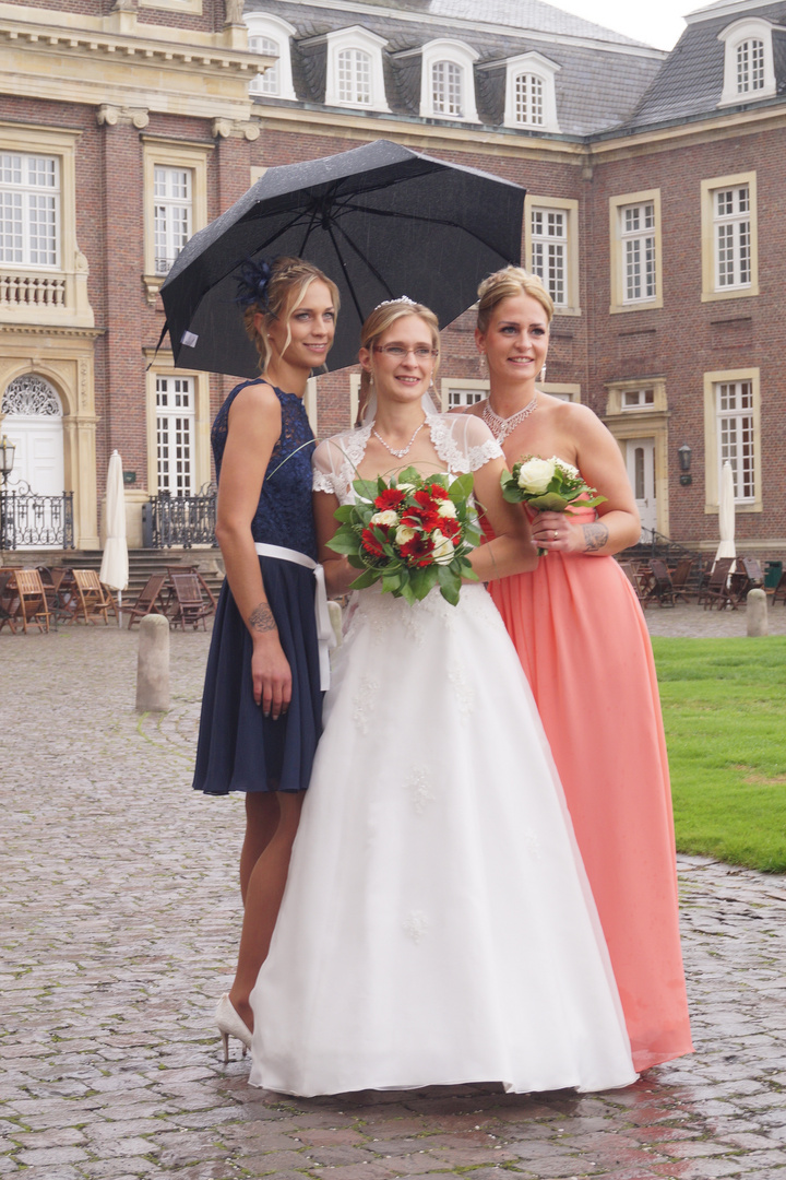 B A Hochzeit Schwestern Der Braut Foto Bild Hochzeit Veranstaltung Wedding Bilder Auf Fotocommunity