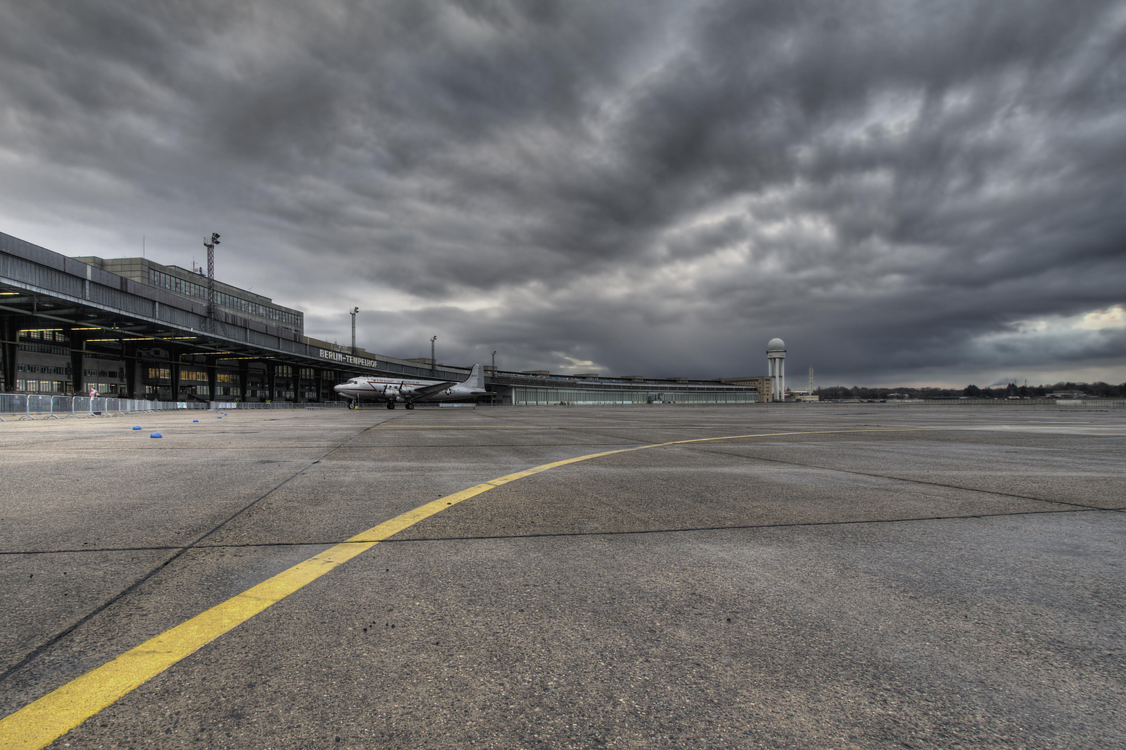 B - Flughafen Tempelhof