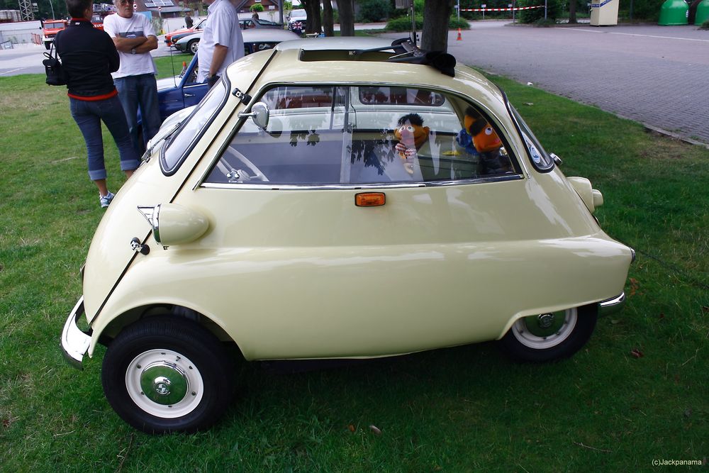 B M W Isetta (Aufnahme von der Seite) / 5. Westfälischer Oldtimertag Kirchhellen