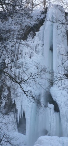 Frostiger Wasserfall von Manuela Me