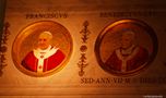 Papstporträts in St. Paul vor den Mauern by Vorbeigehende 